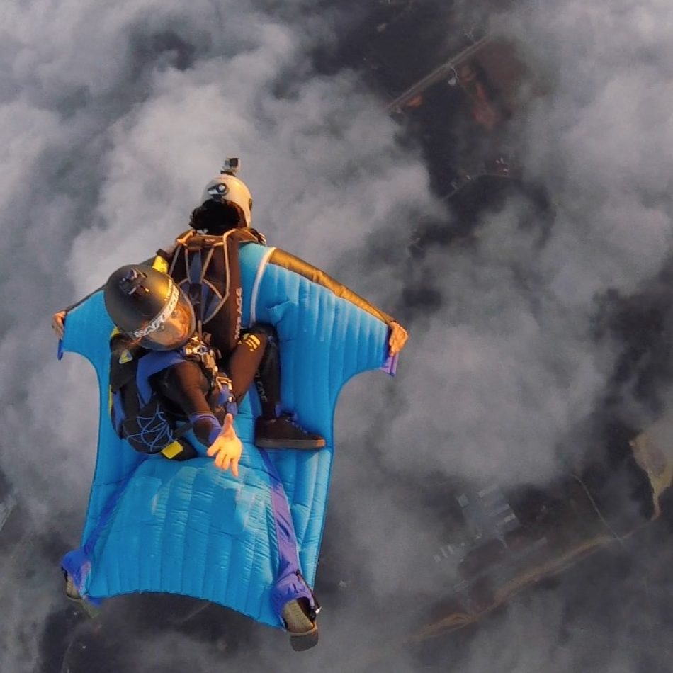 skydiving wingsuit rodeo (pc_ Eugene Fernandez)